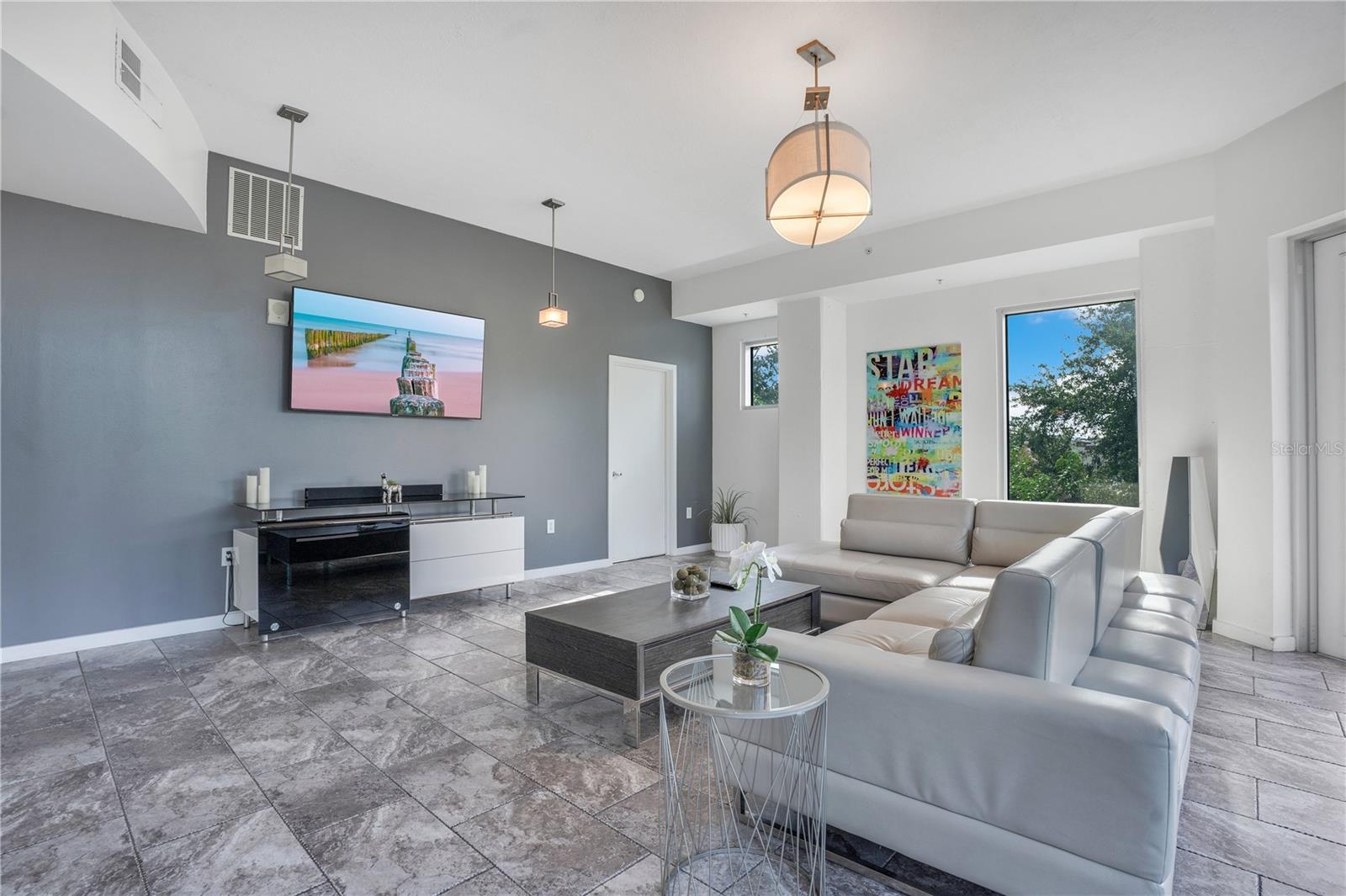 525 E JACKSON ST #302, ORLANDO, FL, 32801