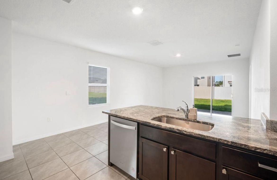 35694 SUNFLOWER HILL DR, ZEPHYRHILLS, FL, 33541