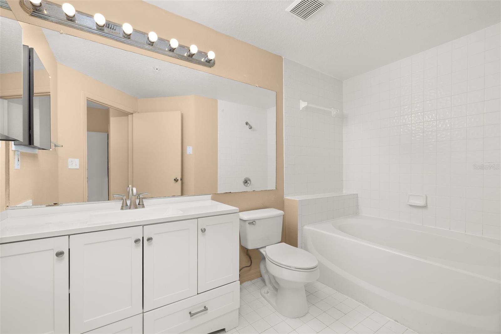 5512 METROWEST BLVD #201, ORLANDO, FL, 32811