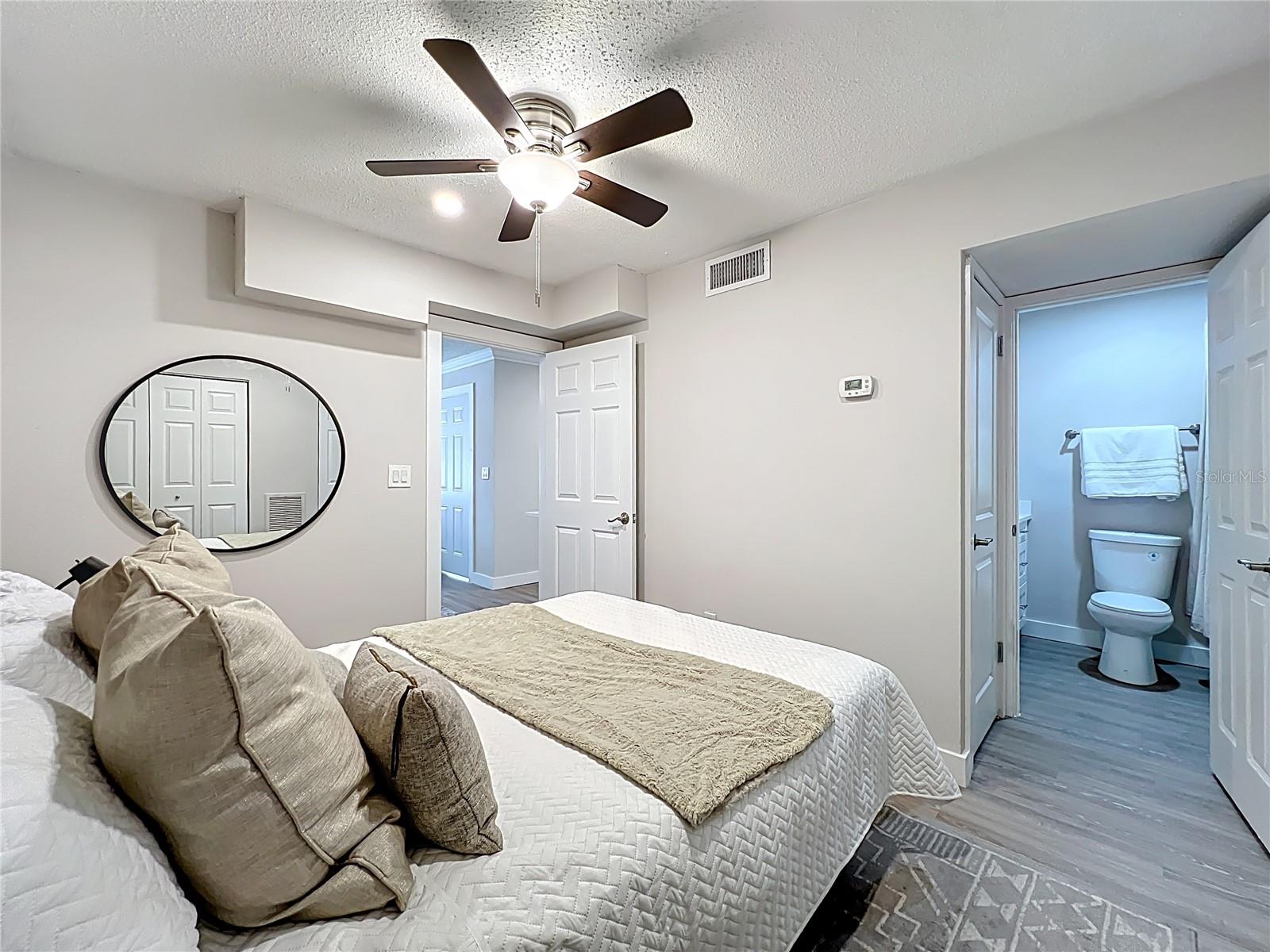 250 ROSERY RD NW #202, LARGO, FL, 33770