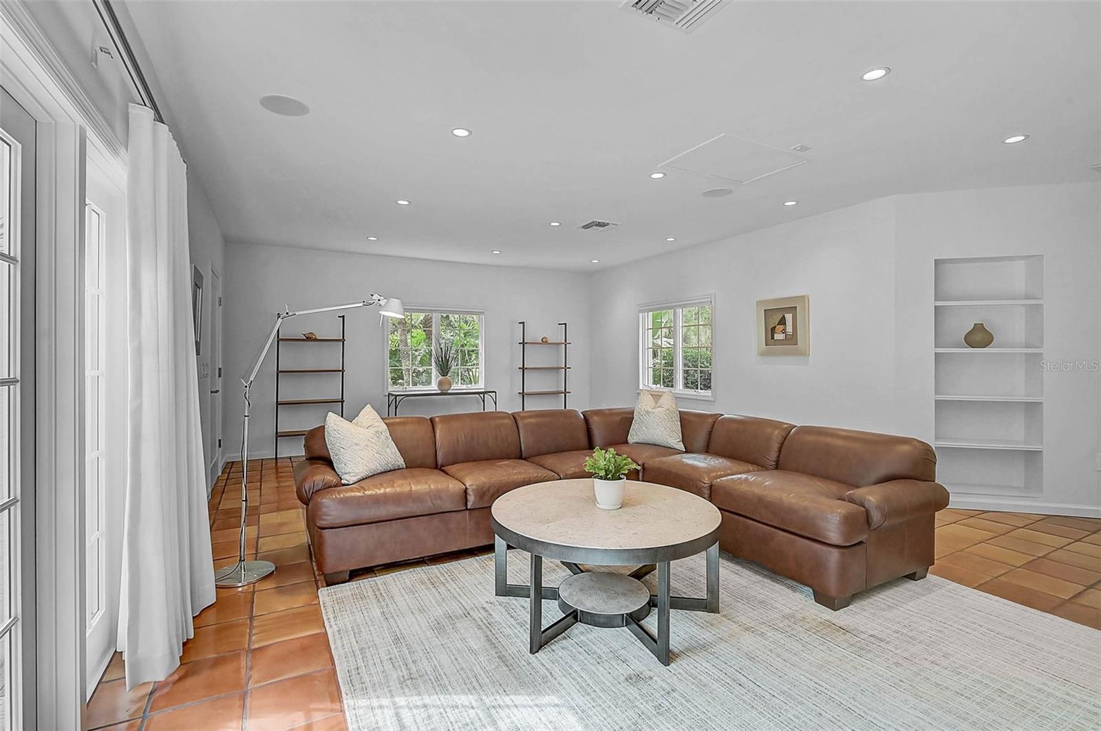 A4664741 Property Photo