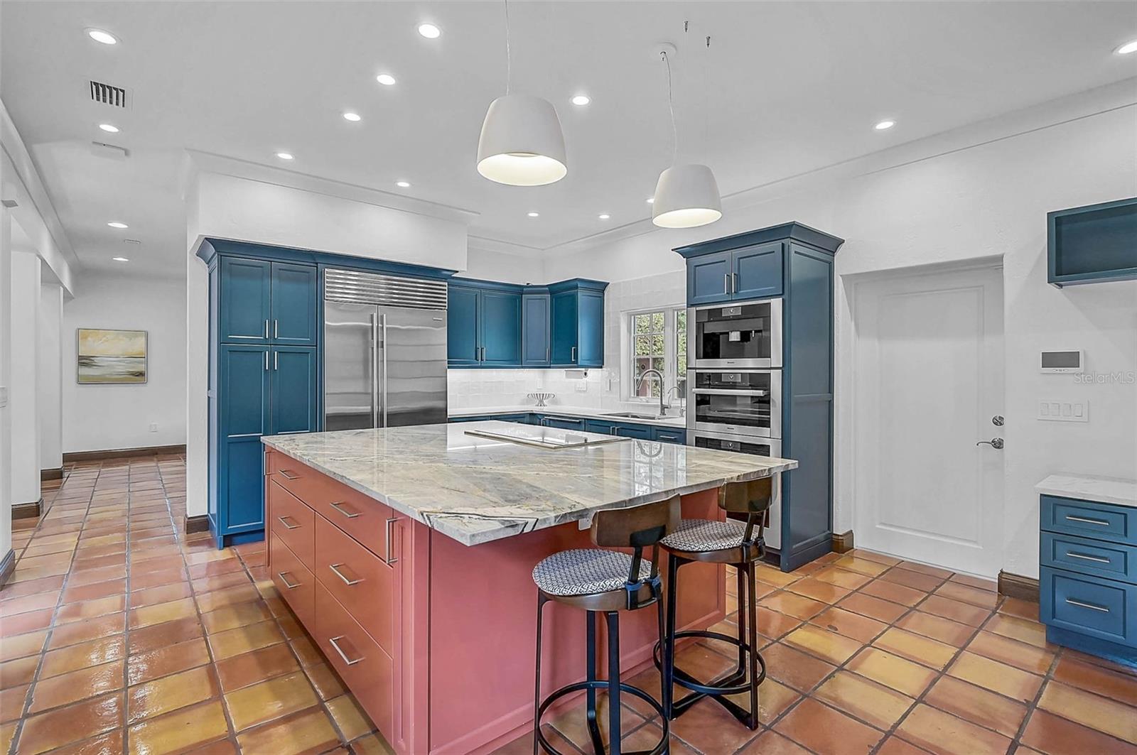 A4664741 Property Photo