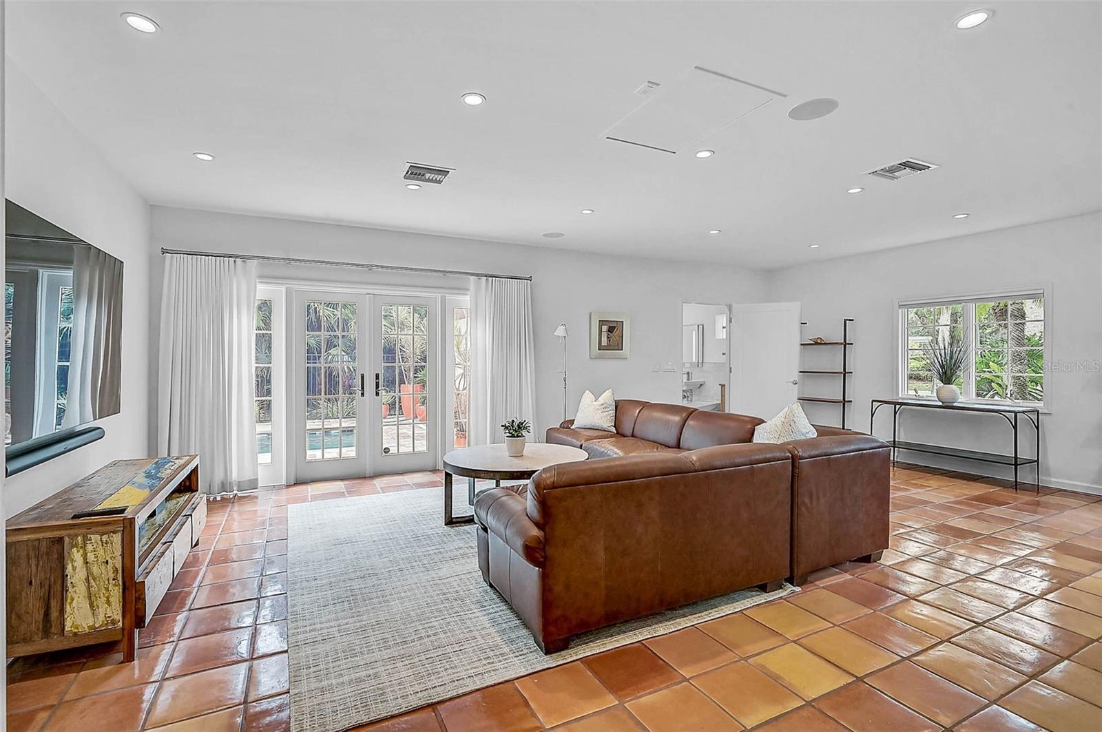 A4664741 Property Photo