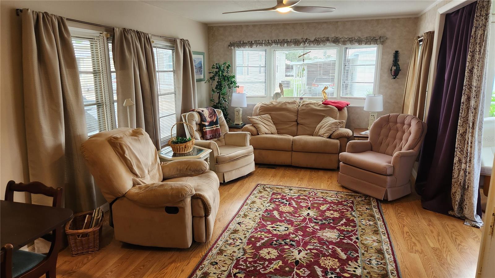 A4664744 Property Photo