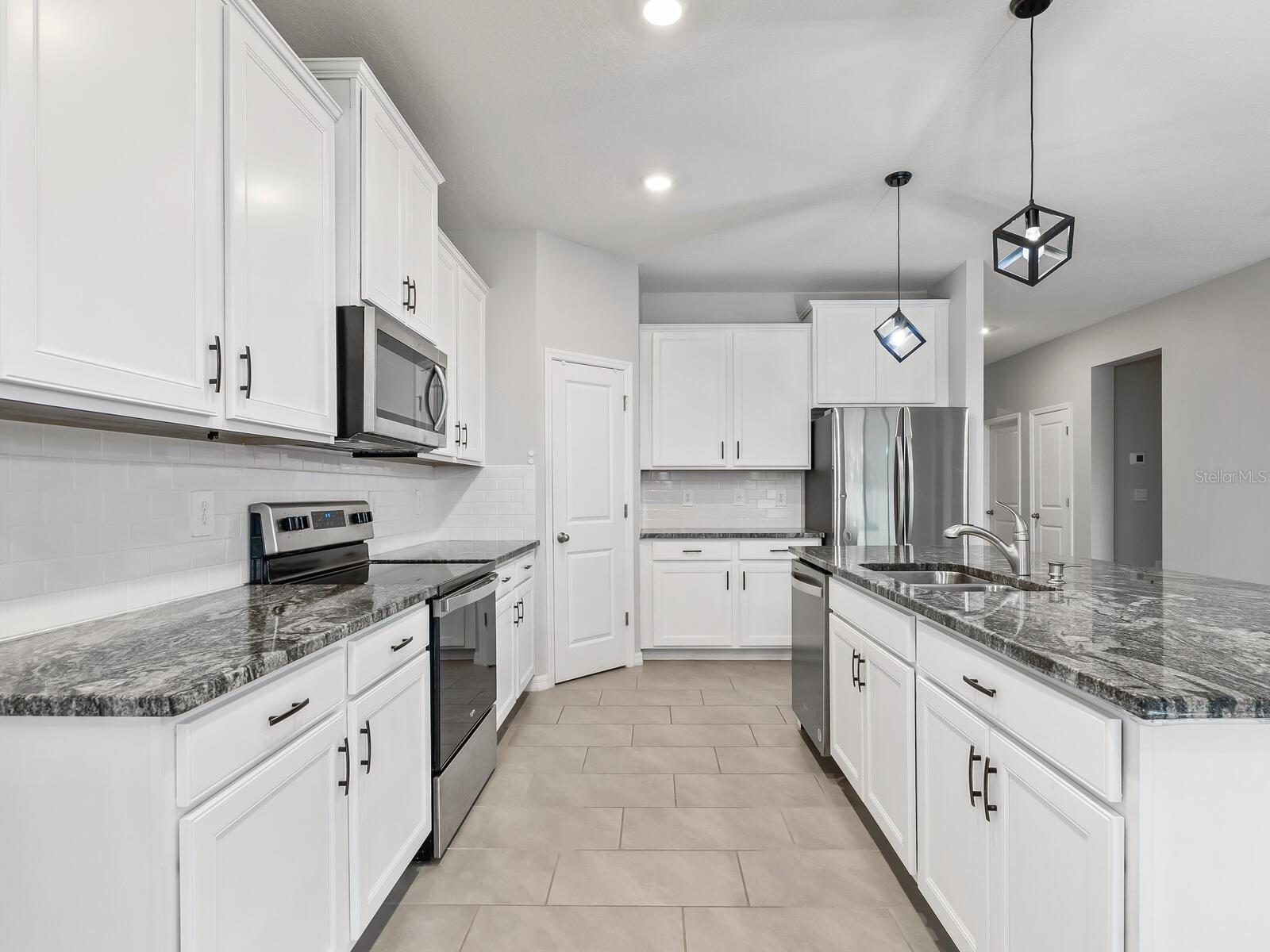 2092 MIDNIGHT PEARL DR, SARASOTA, FL, 34240