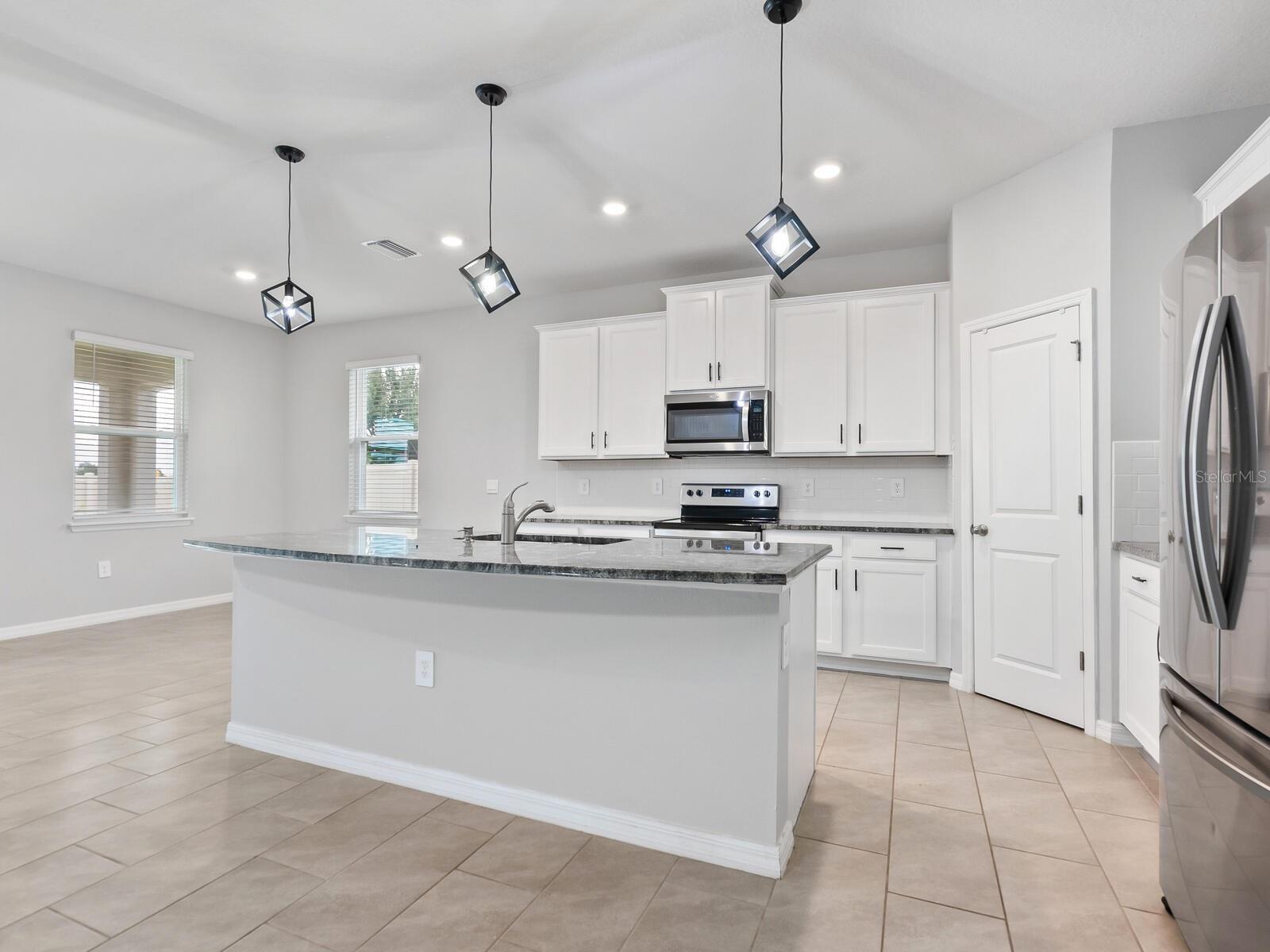 2092 MIDNIGHT PEARL DR, SARASOTA, FL, 34240