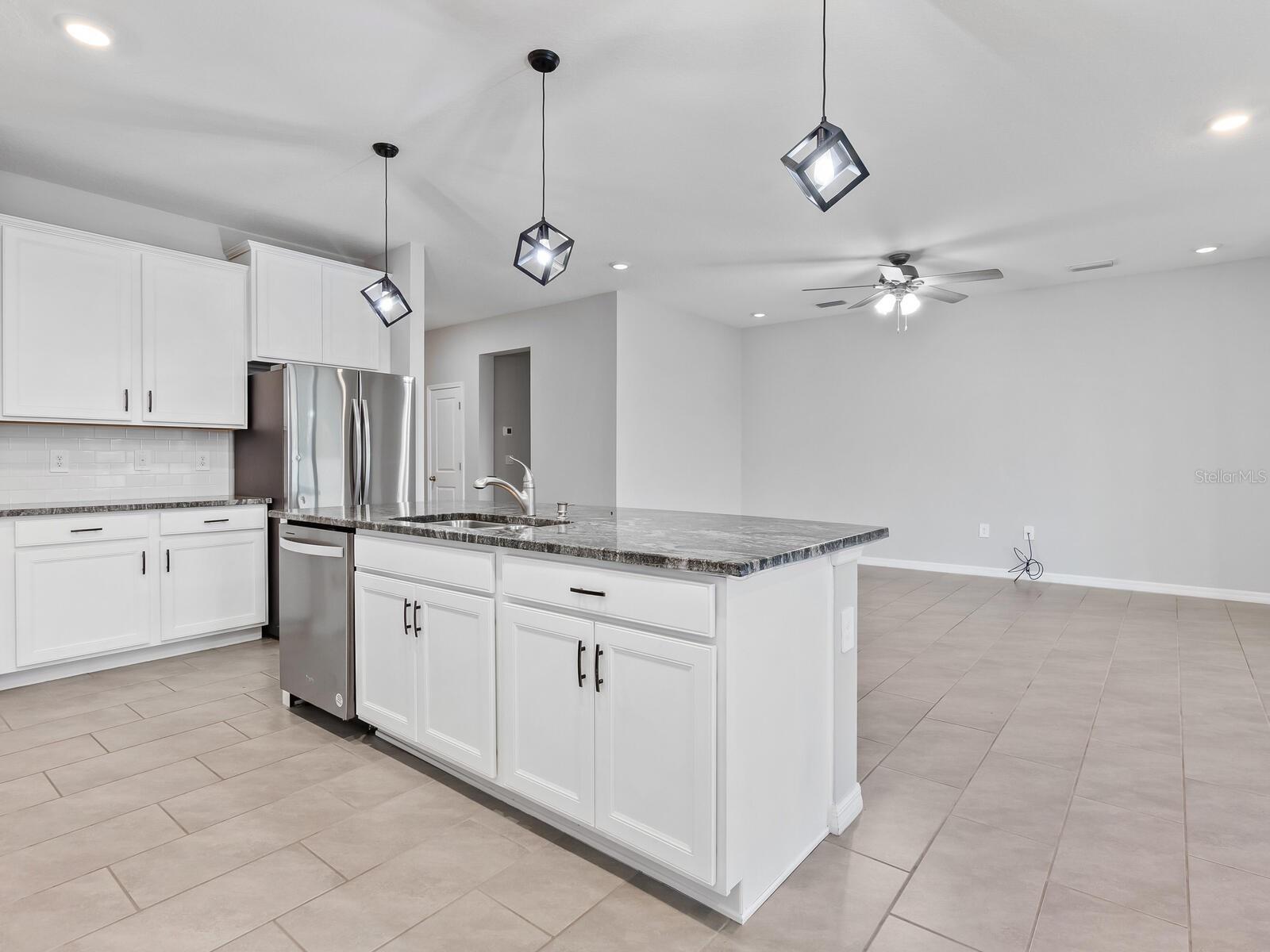 2092 MIDNIGHT PEARL DR, SARASOTA, FL, 34240