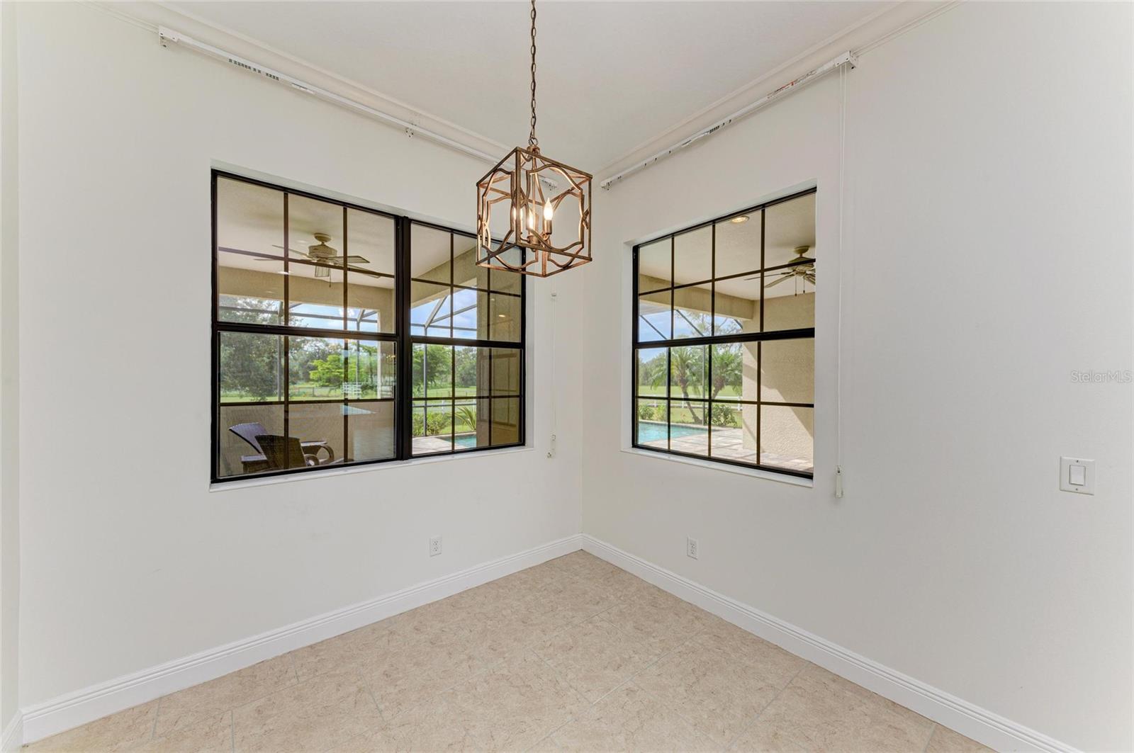 A4664784 Property Photo
