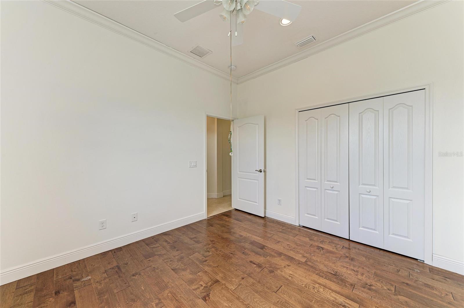 A4664784 Property Photo