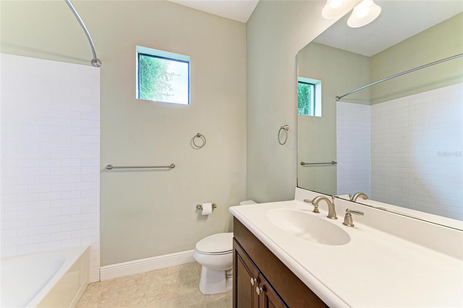 A4664784 Property Photo