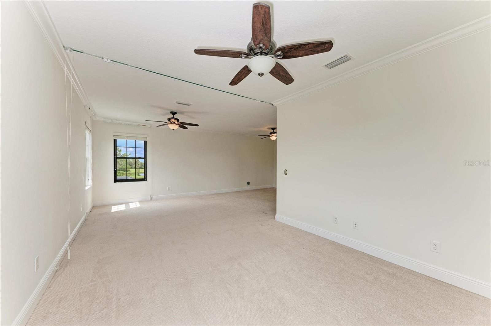 A4664784 Property Photo