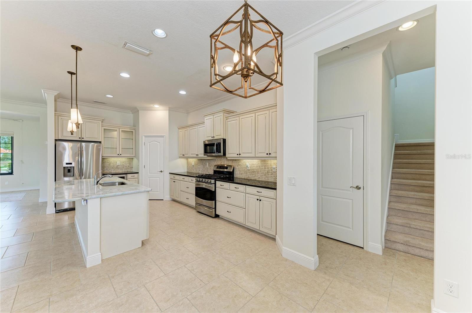 A4664784 Property Photo