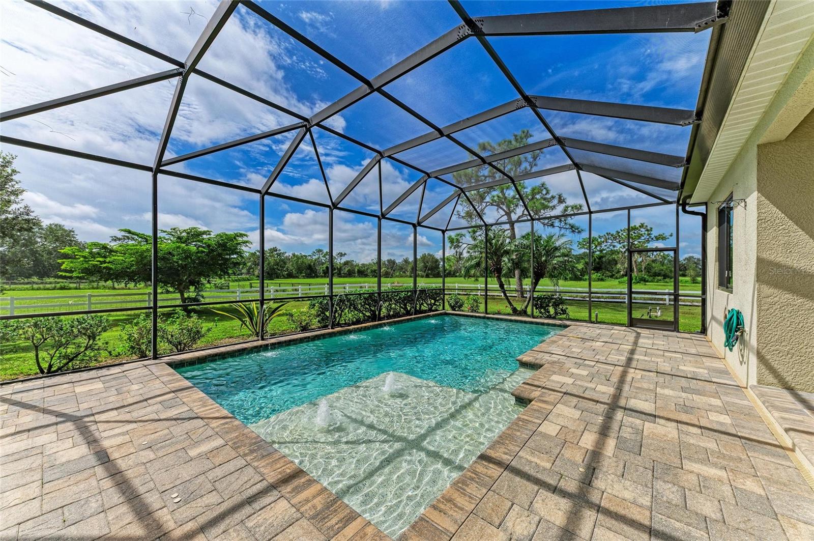 A4664784 Property Photo