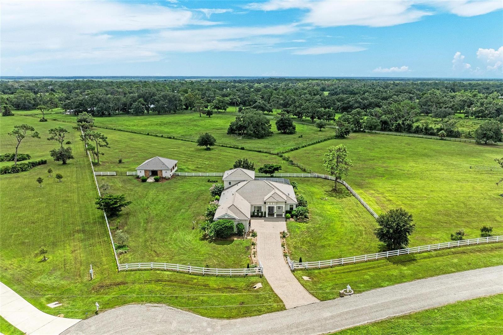 A4664784 Property Photo
