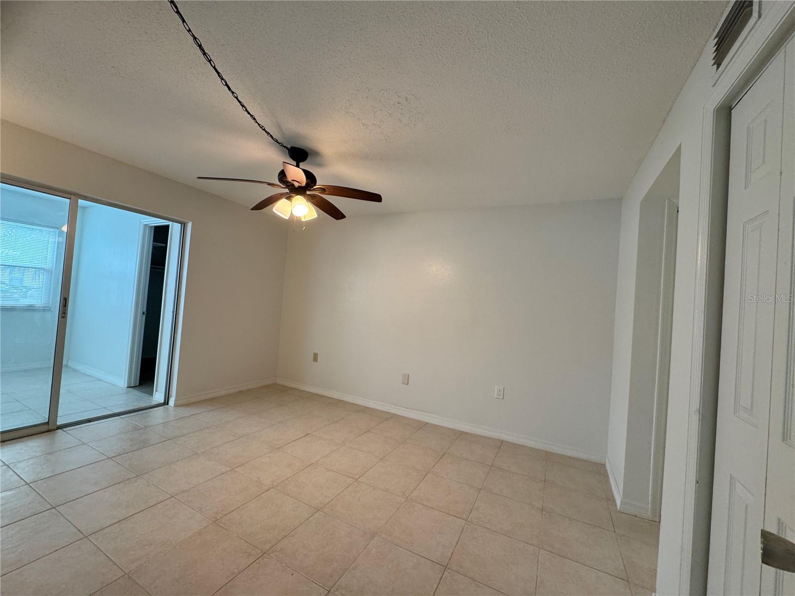 W7878902 Property Photo