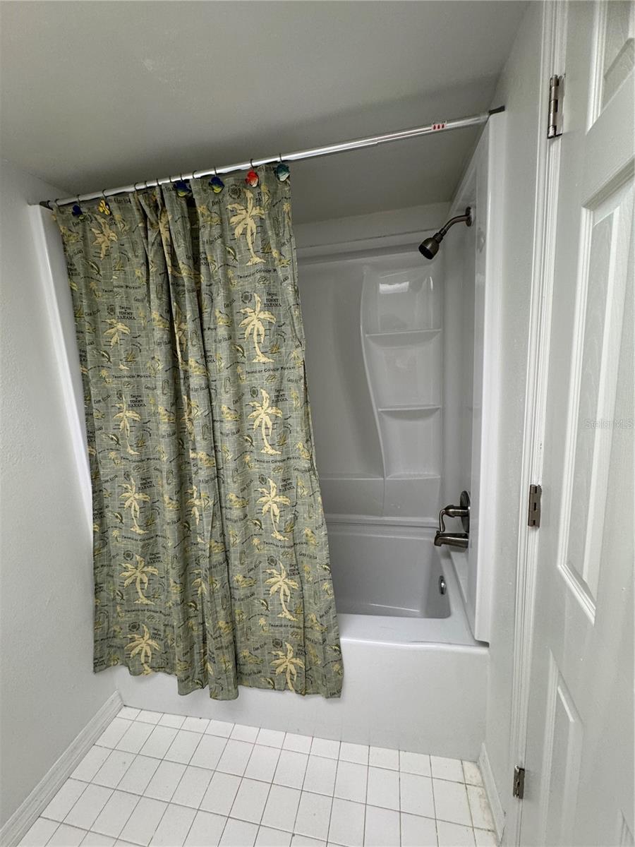 W7878902 Property Photo