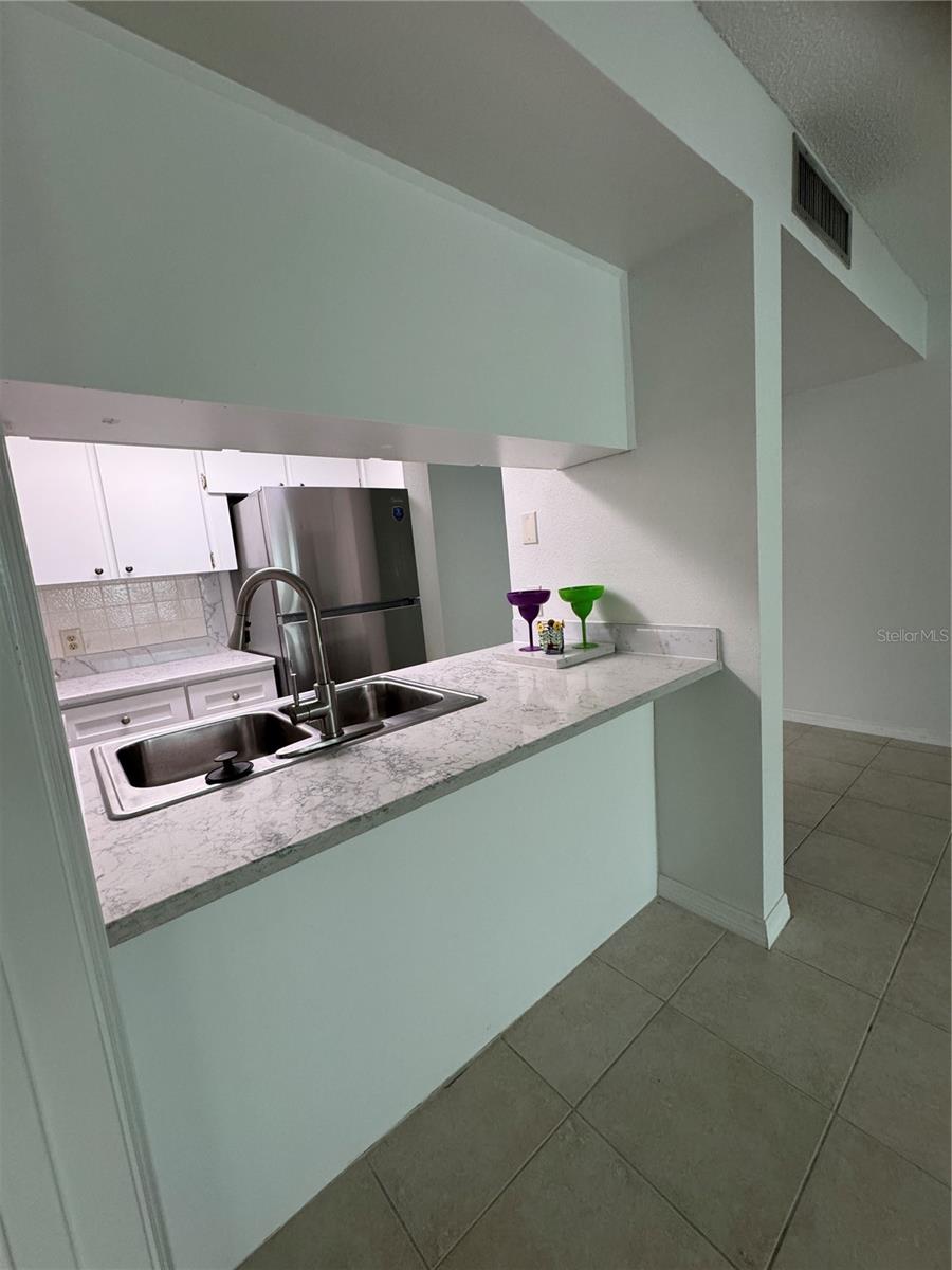 W7878902 Property Photo