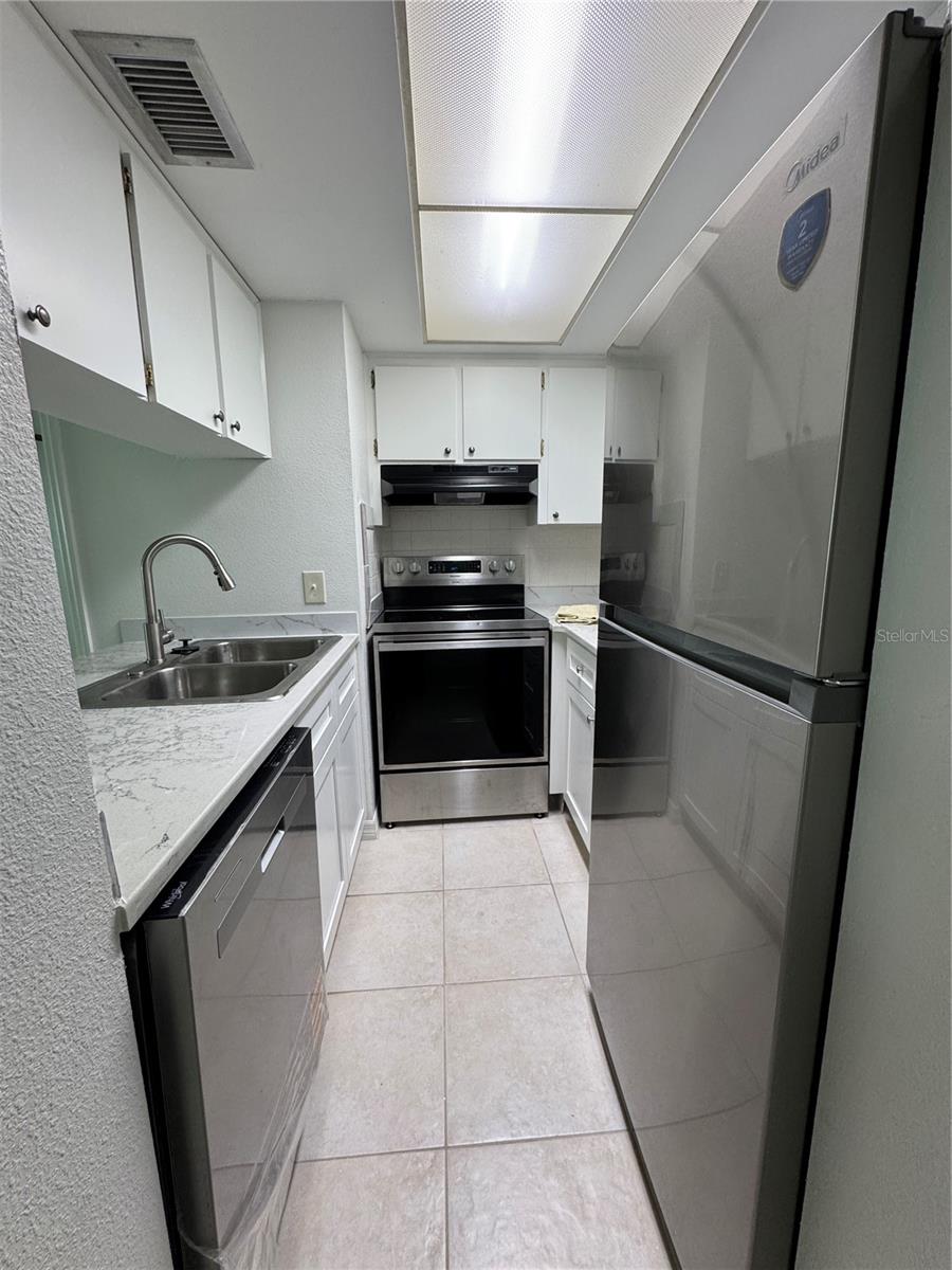 W7878902 Property Photo