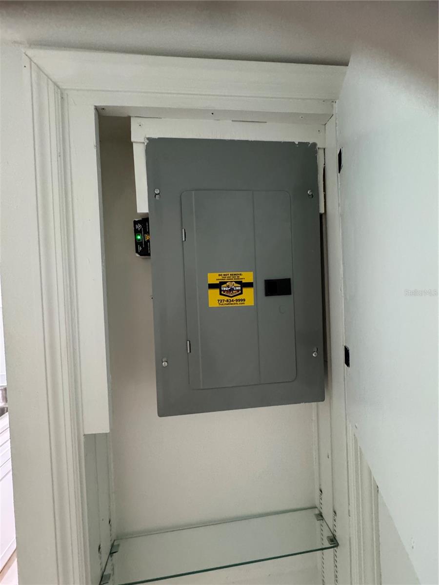 W7878902 Property Photo