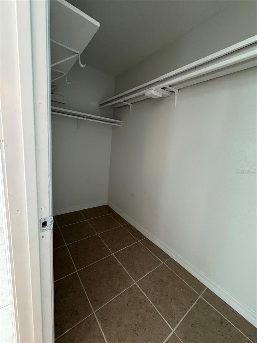 W7878902 Property Photo