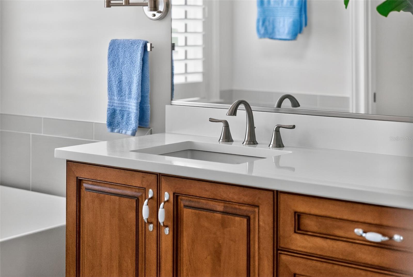 D6143762 Property Photo