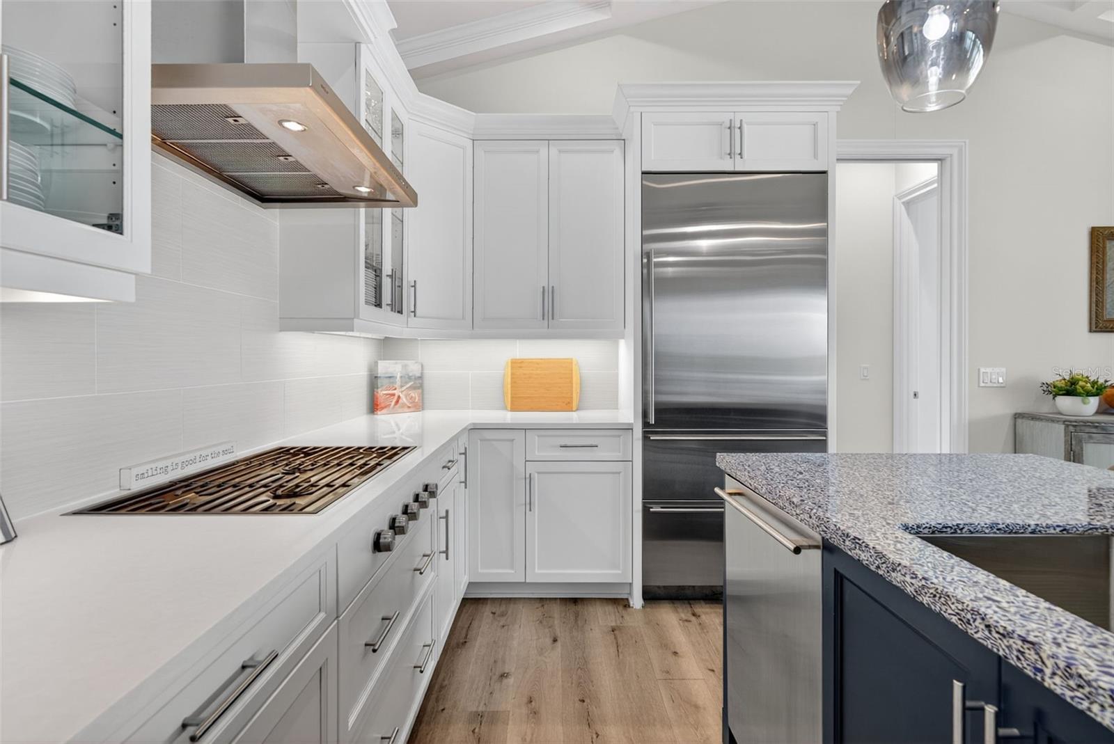 D6143762 Property Photo