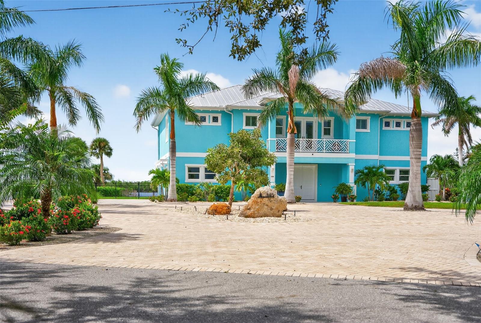 D6143762 Property Photo