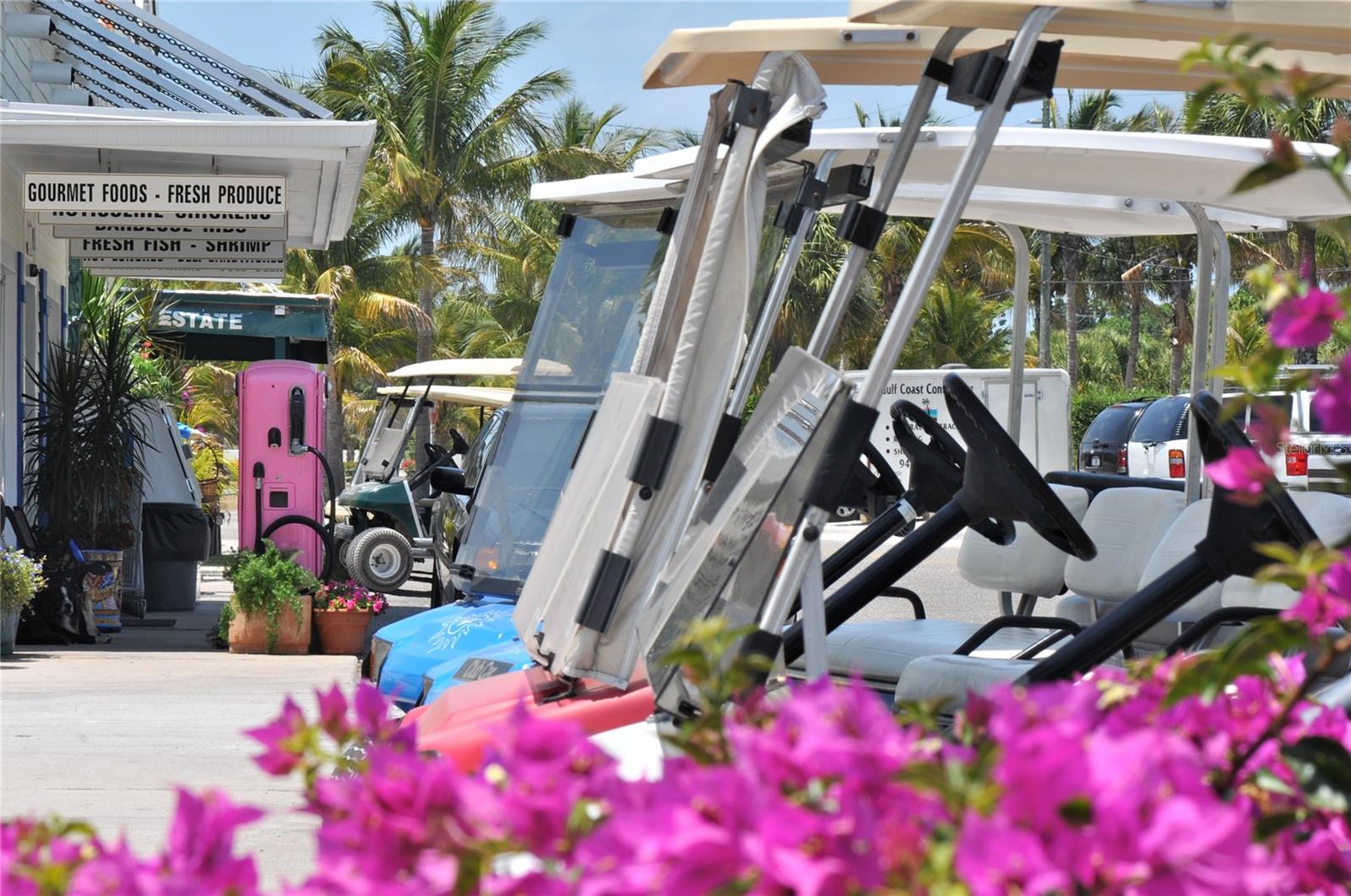 D6143762 Property Photo