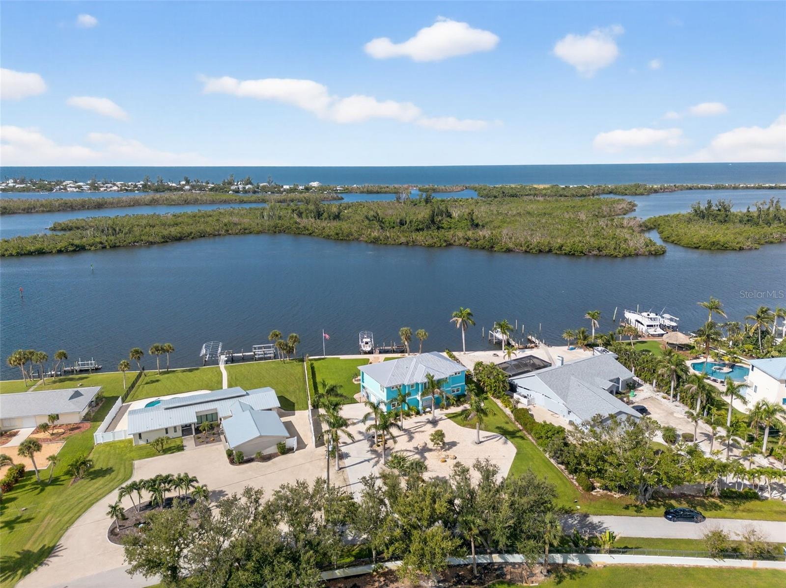 D6143762 Property Photo