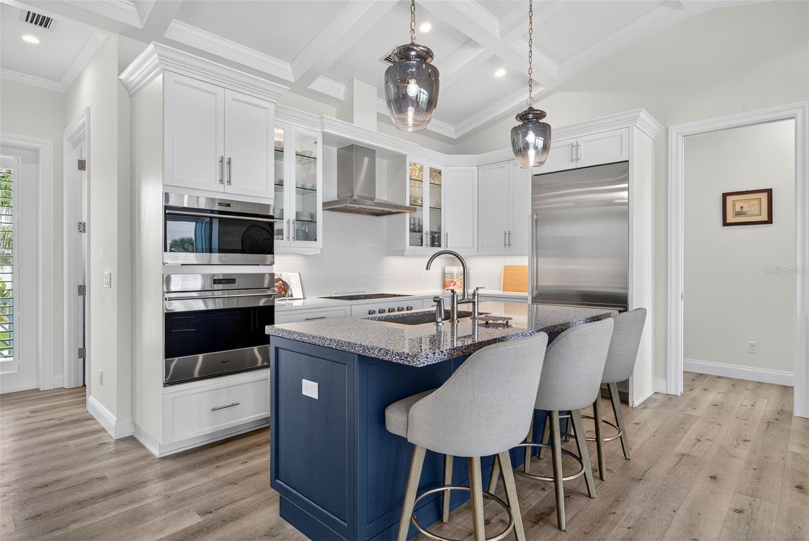 D6143762 Property Photo