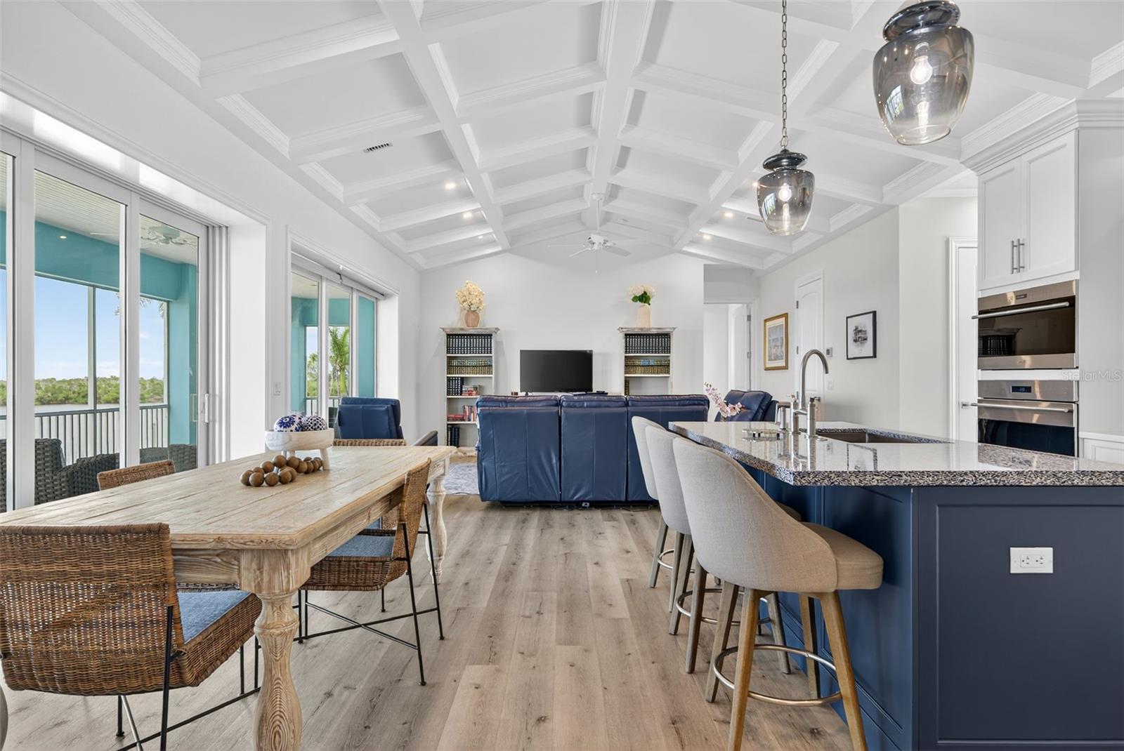 D6143762 Property Photo