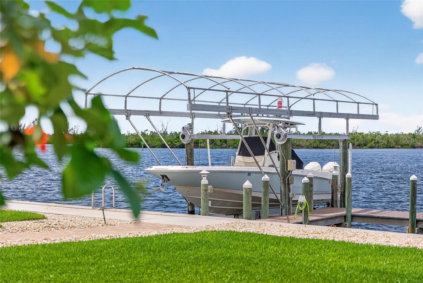 D6143762 Property Photo