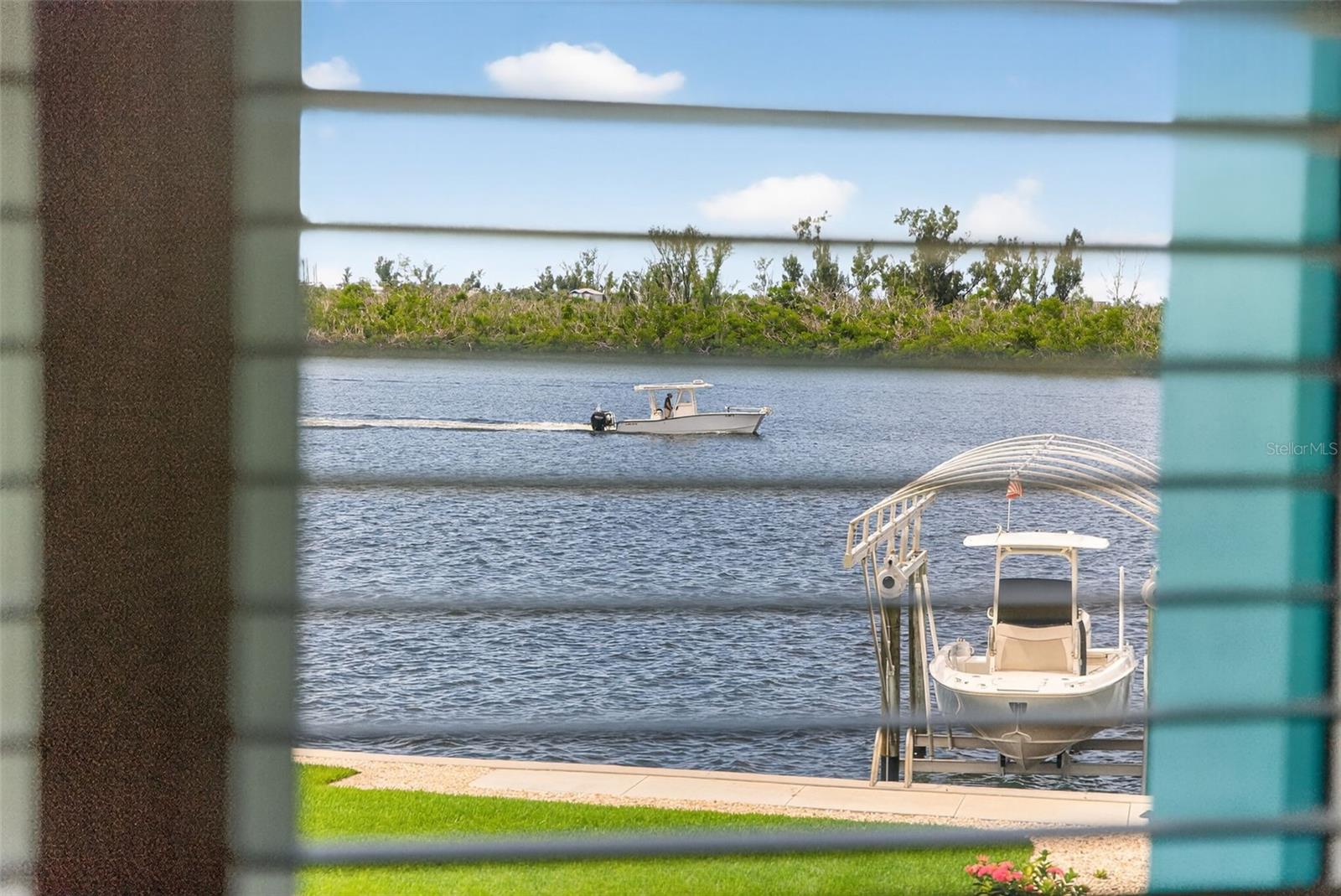 D6143762 Property Photo