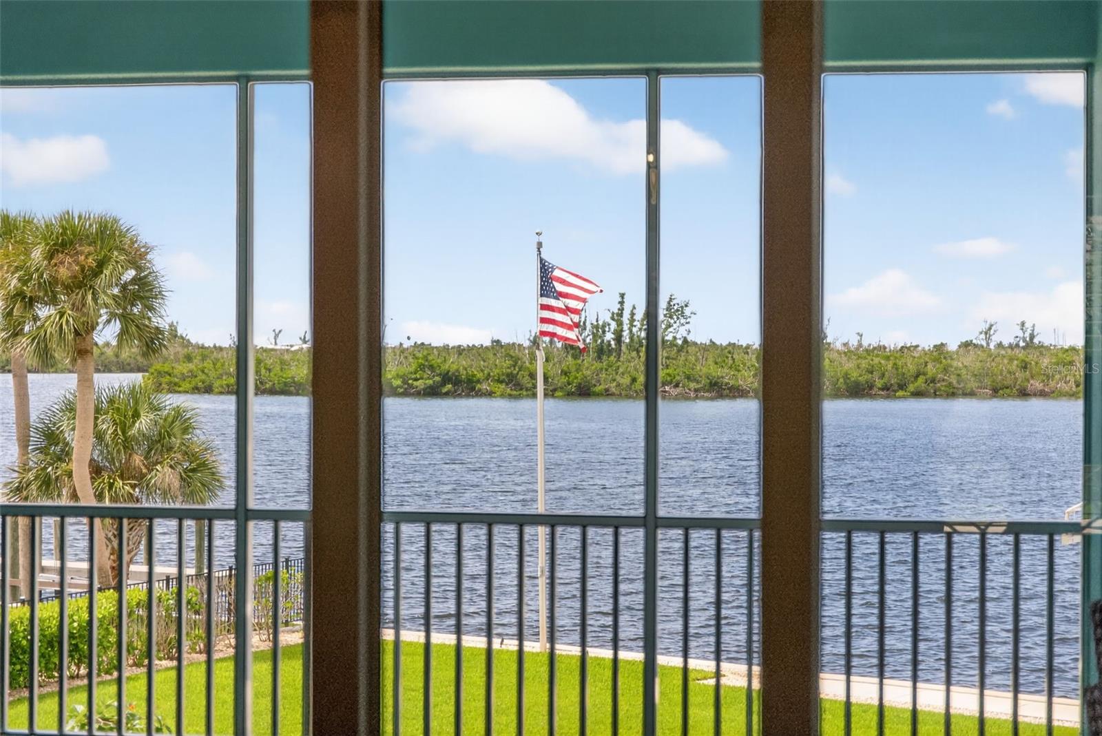 D6143762 Property Photo