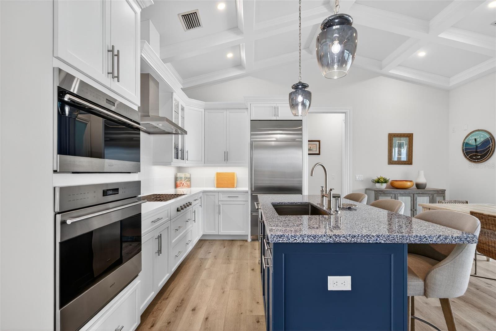 D6143762 Property Photo