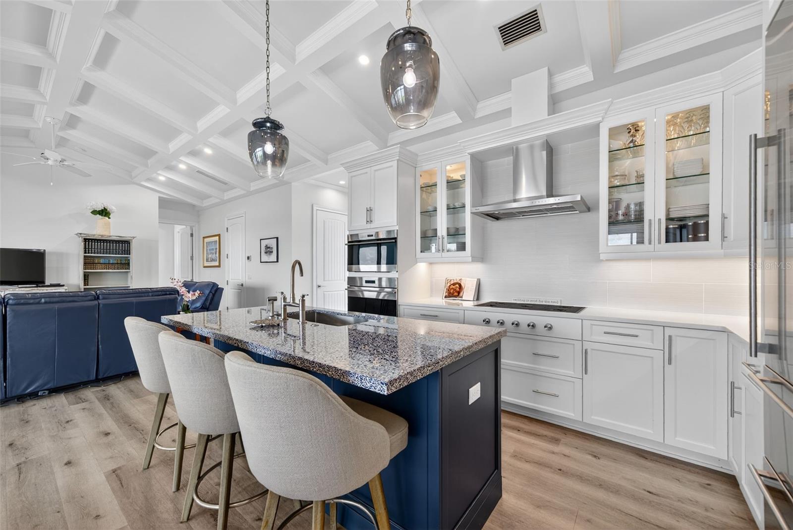 D6143762 Property Photo