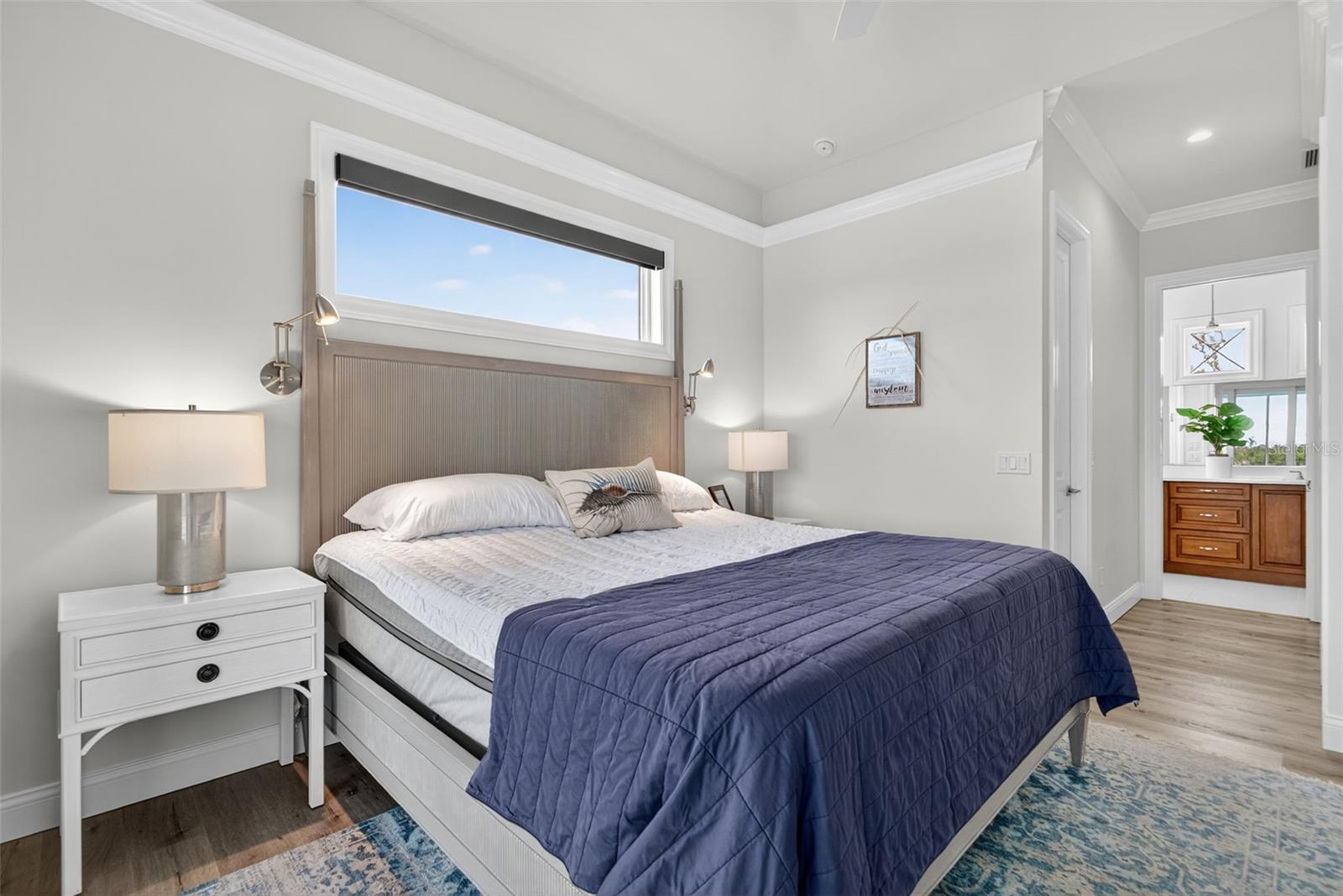 D6143762 Property Photo