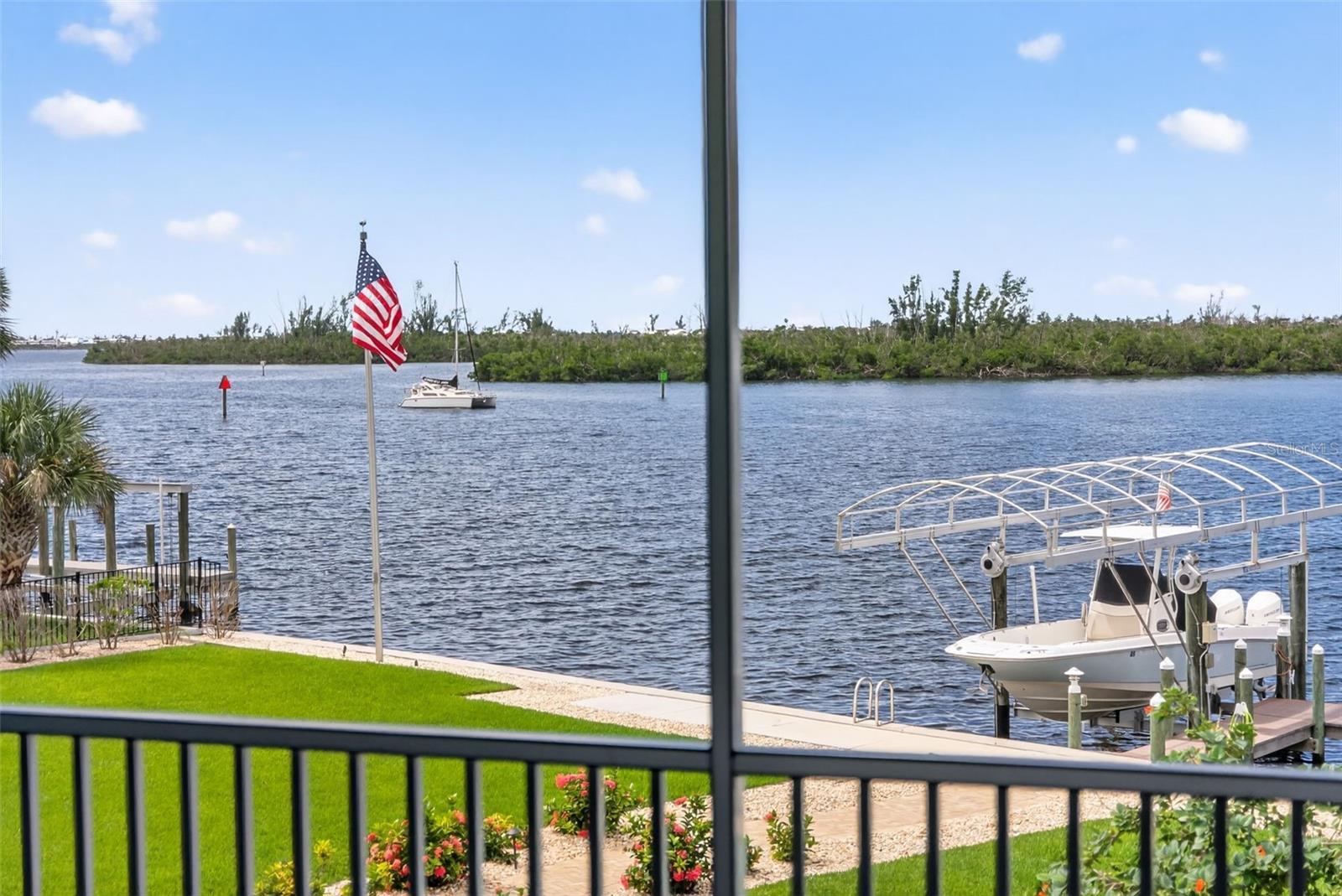 D6143762 Property Photo