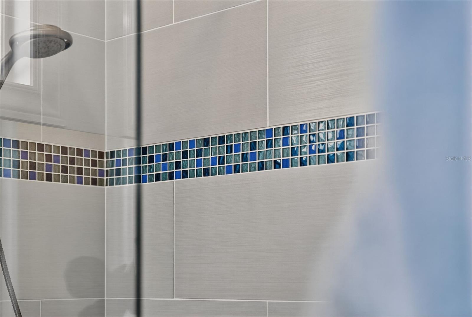 D6143762 Property Photo