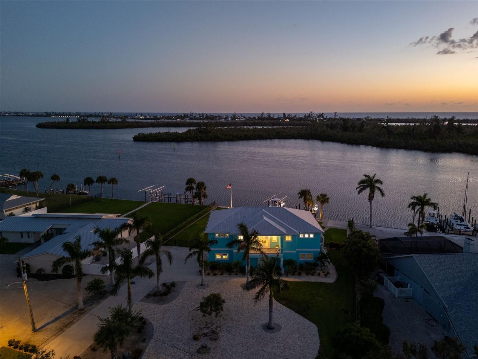 D6143762 Property Photo