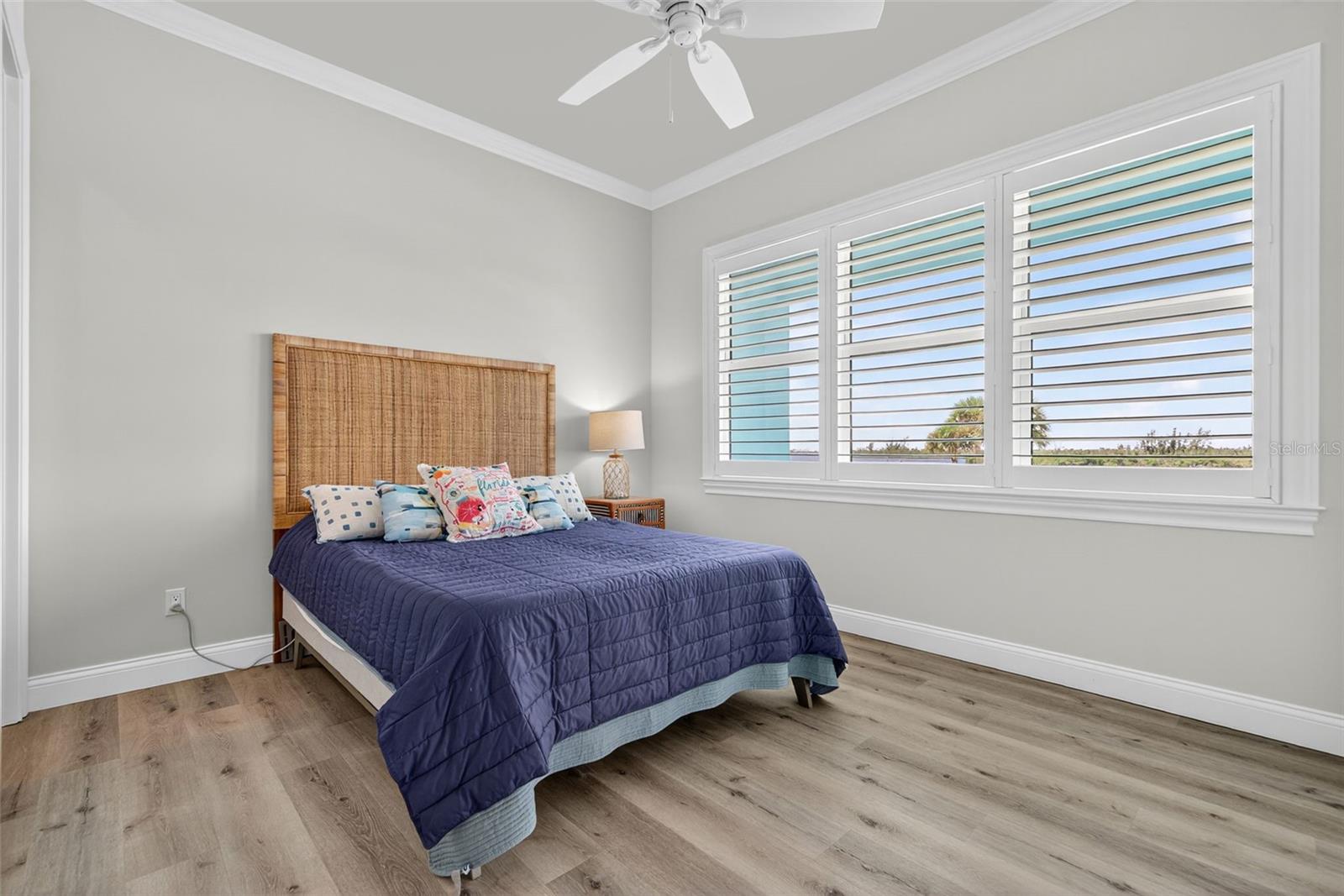 D6143762 Property Photo