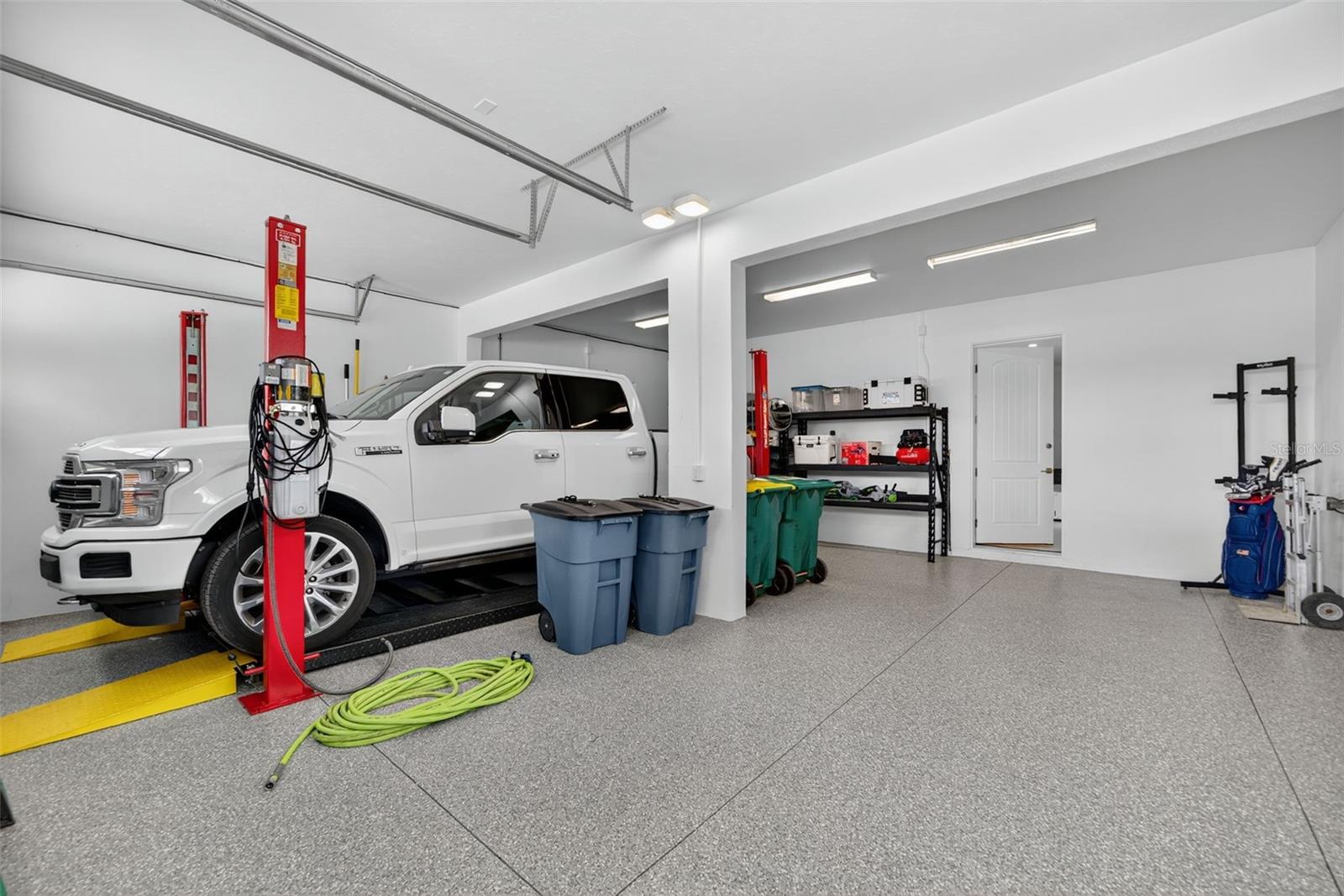 D6143762 Property Photo