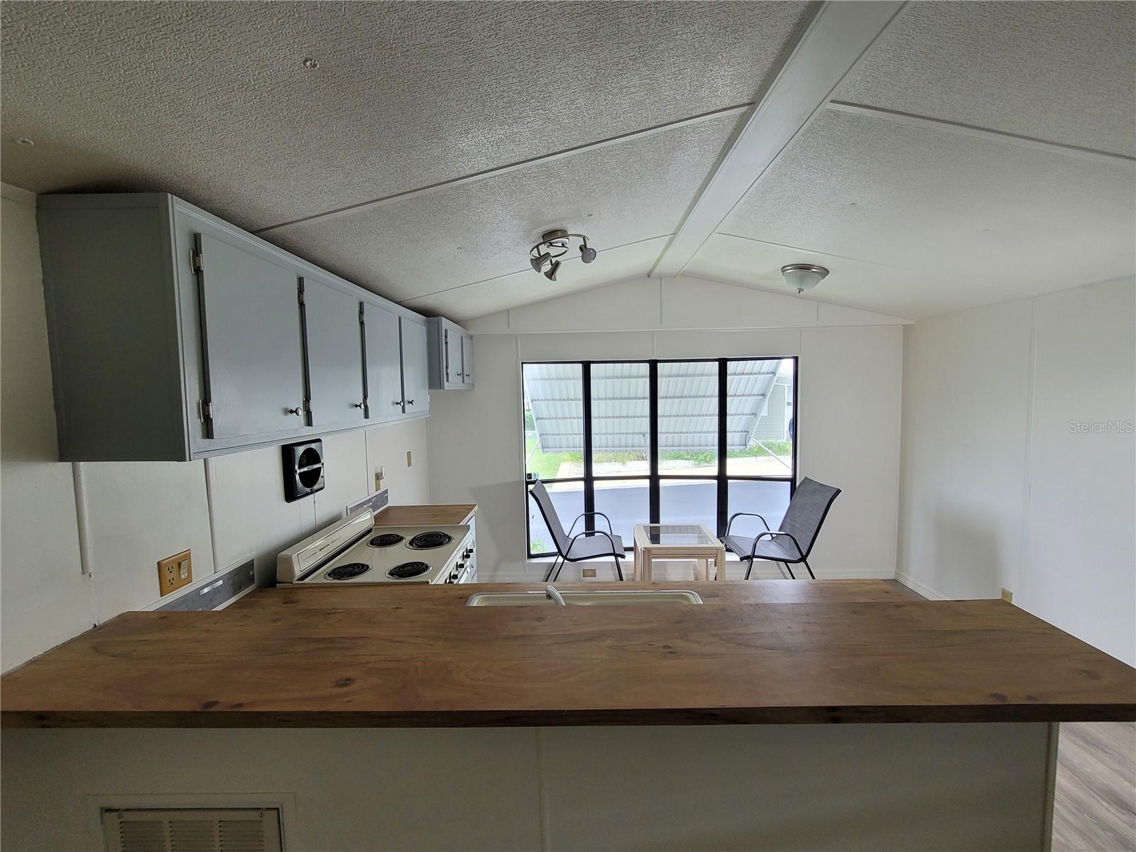 TB8426671 Property Photo