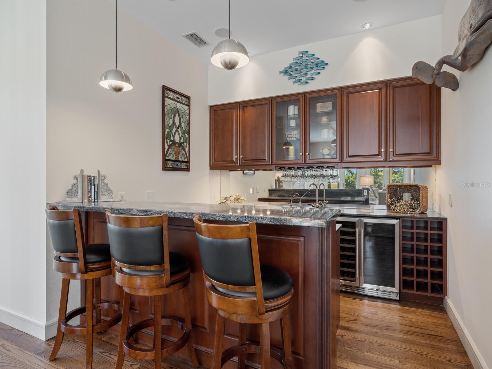 A4664806 Property Photo