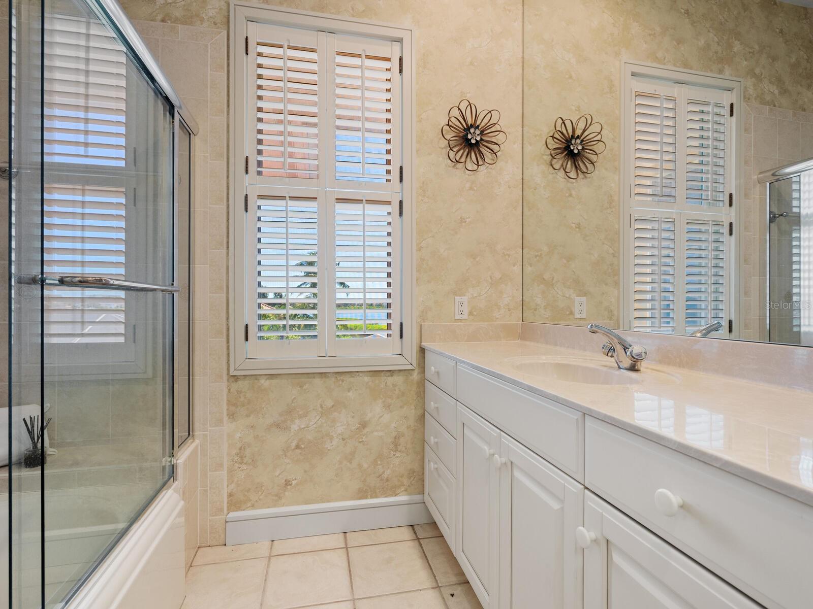 A4664806 Property Photo