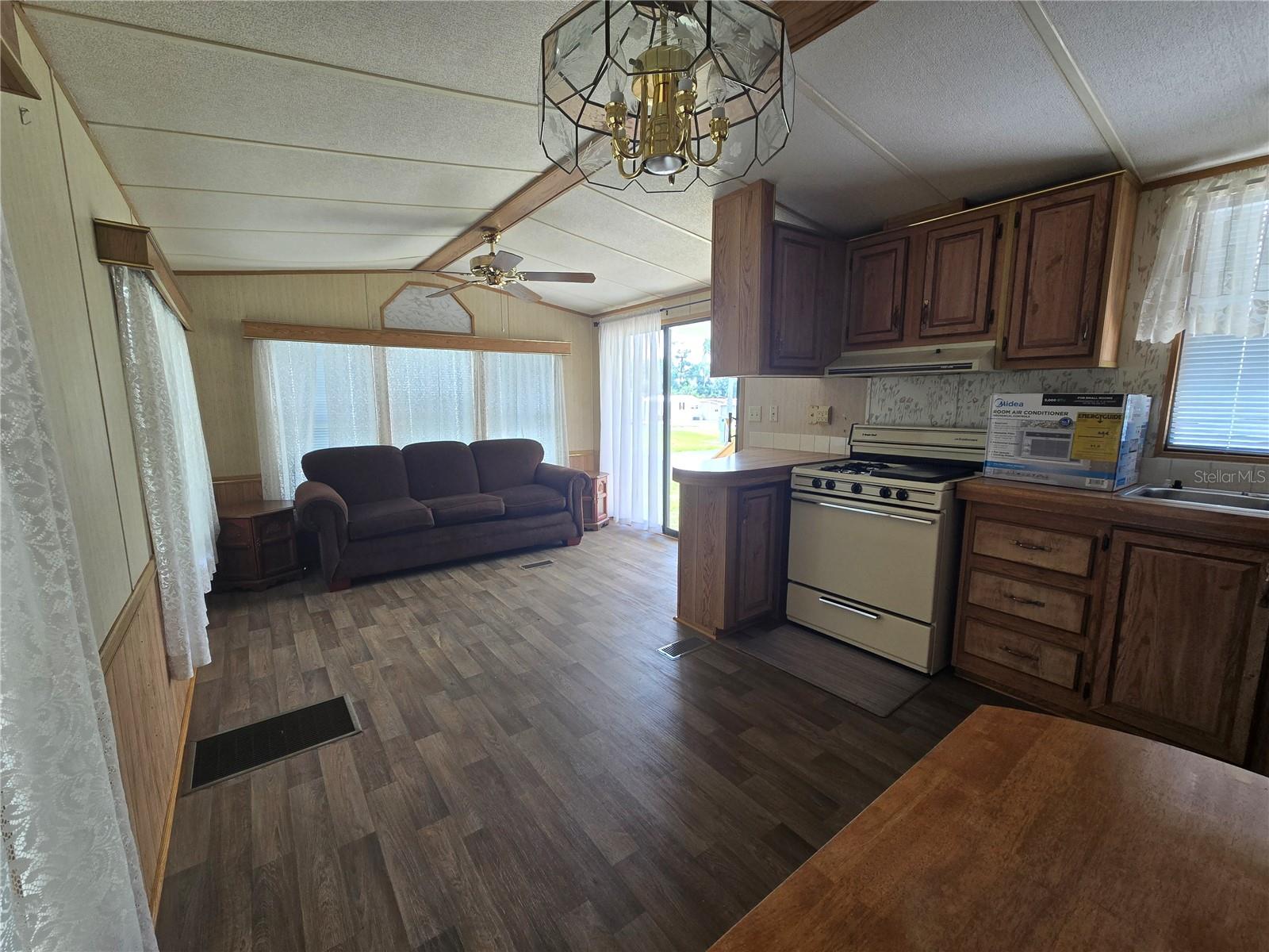 O6343567 Property Photo