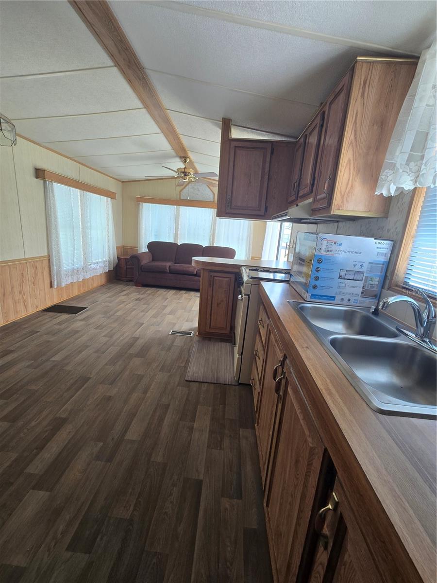 O6343567 Property Photo