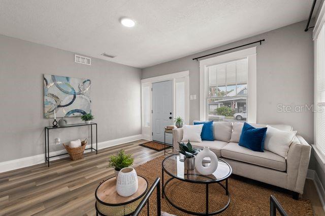 1010 E LAKE AVE, TAMPA, FL, 33605