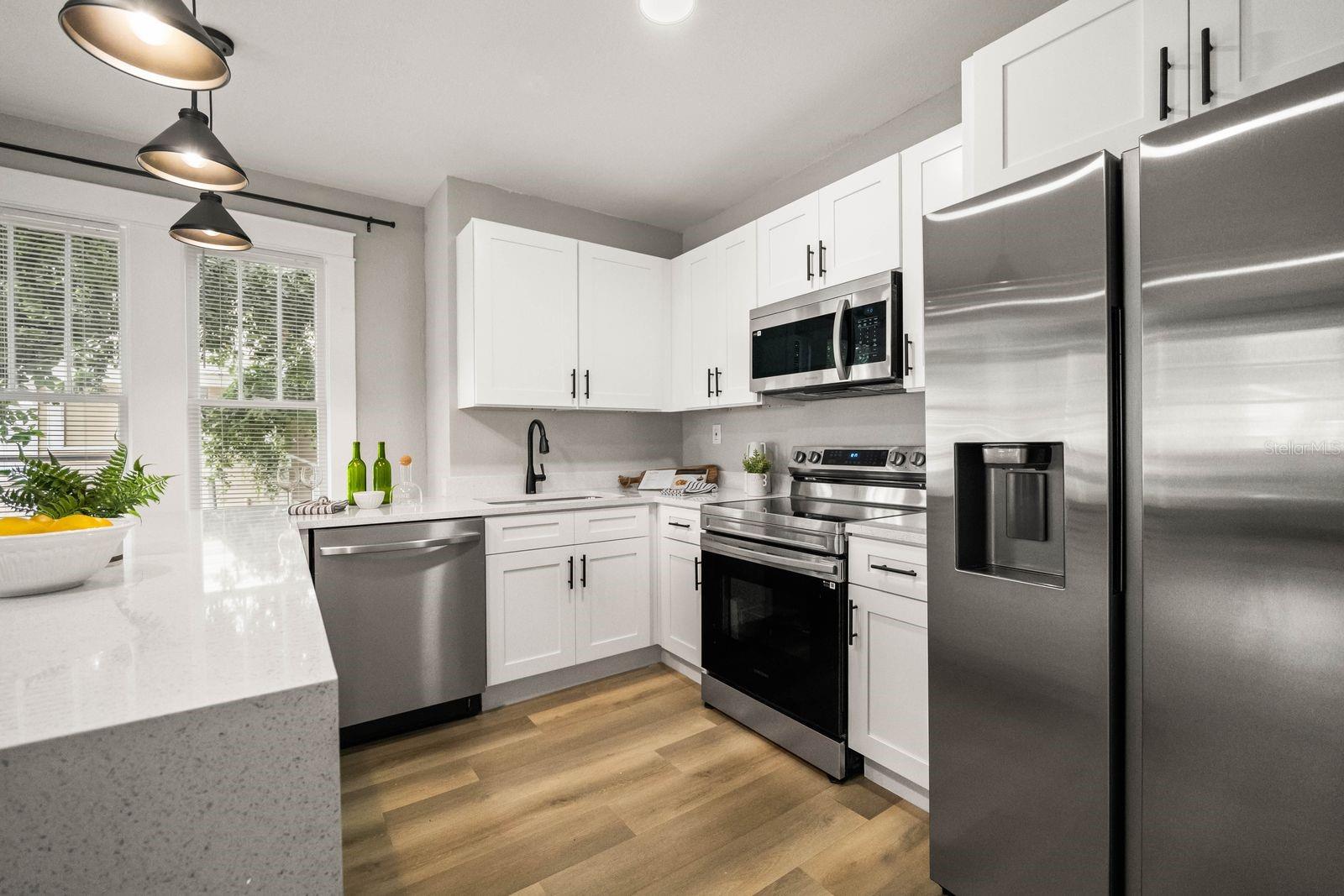 1010 E LAKE AVE, TAMPA, FL, 33605