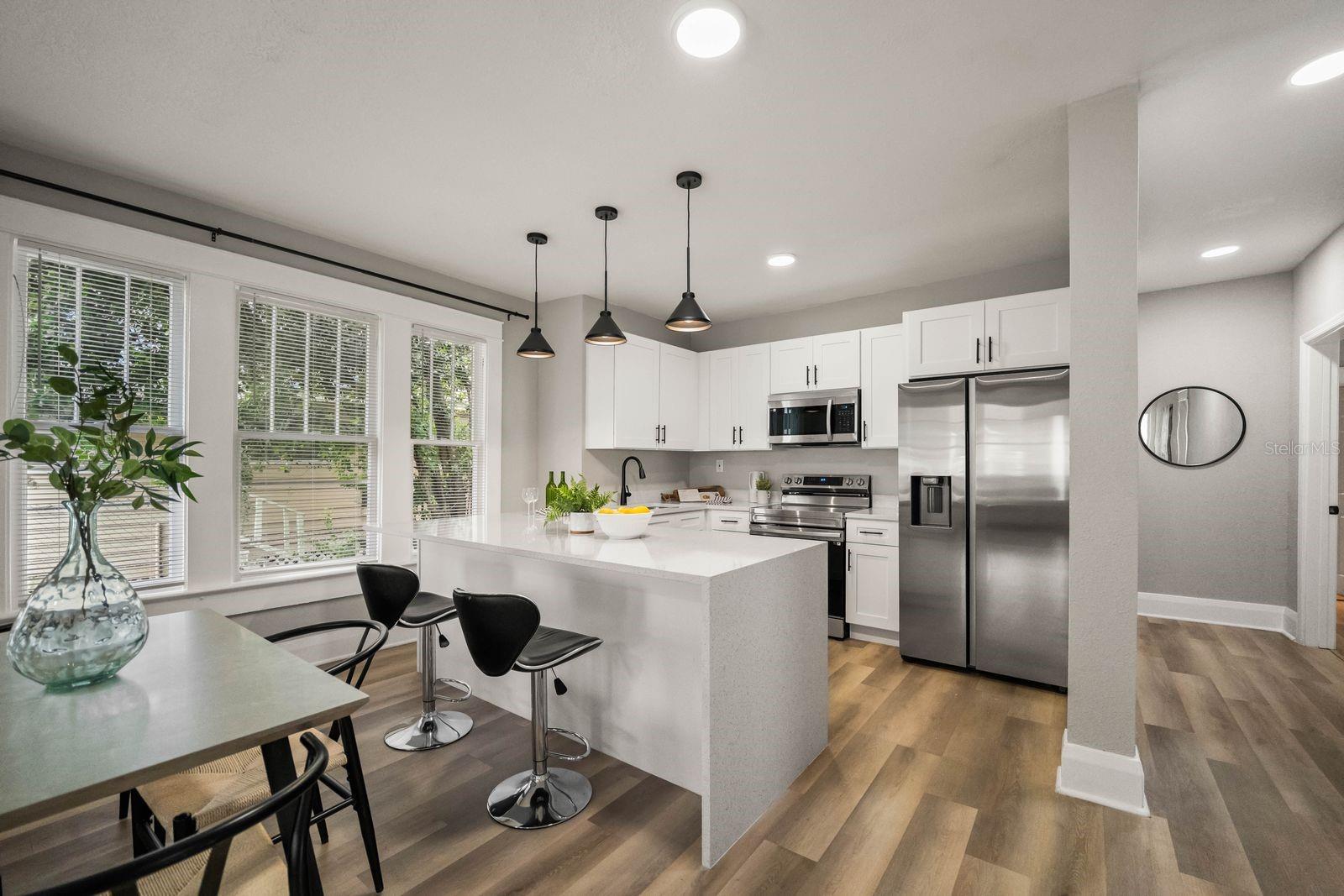 1010 E LAKE AVE, TAMPA, FL, 33605